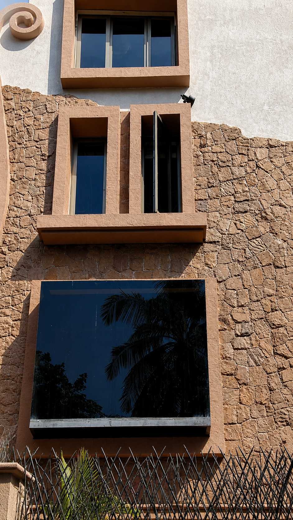 juhu bungalow Residential in Mumbai image 1