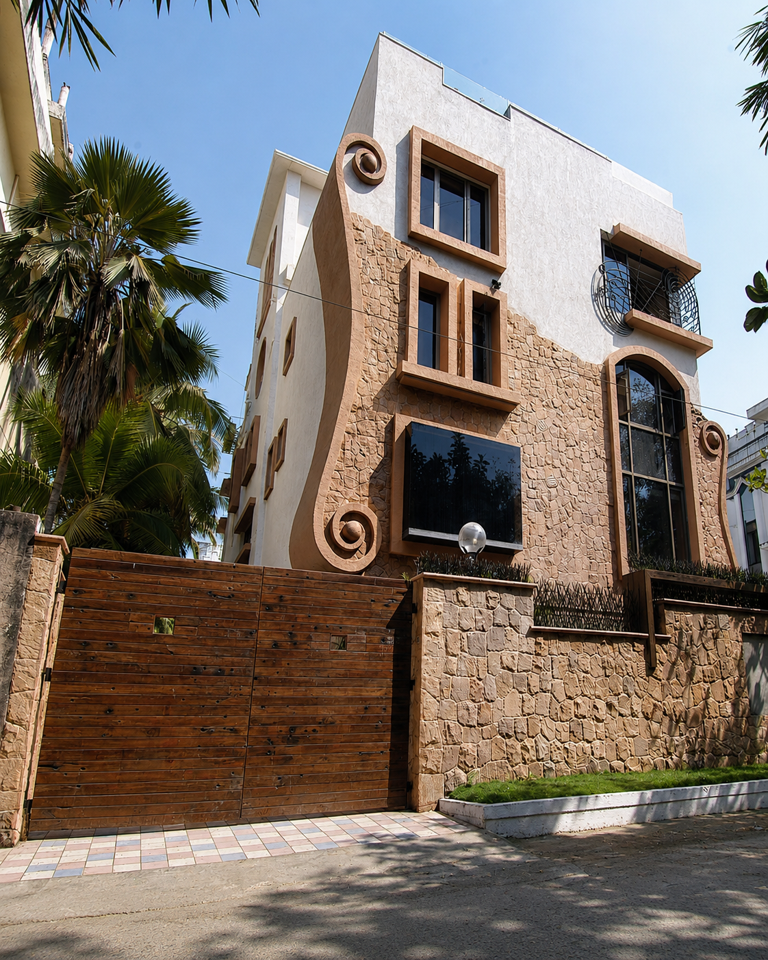 juhu bungalow Residential in Mumbai image 2